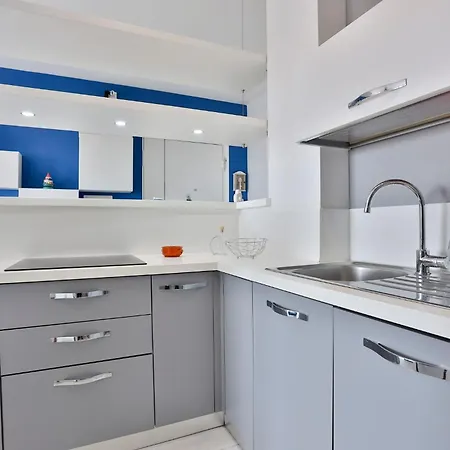 Guesthost - Vento House Nápoles